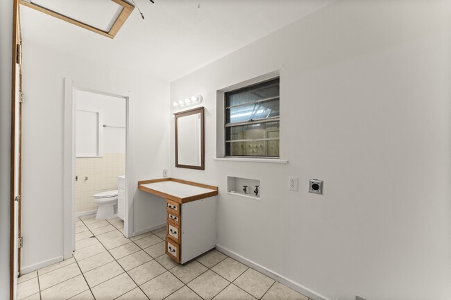 Building Photo - 26789 Hanna Rd