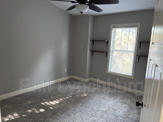 Building Photo - 1040 Commonwealth Cir