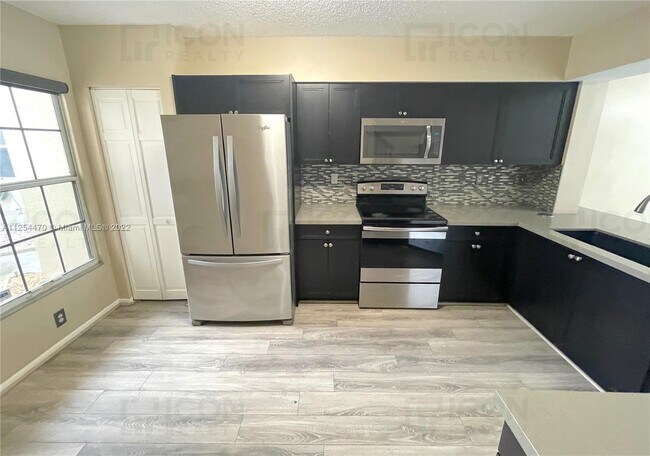 Building Photo - 8135 Southgate Blvd