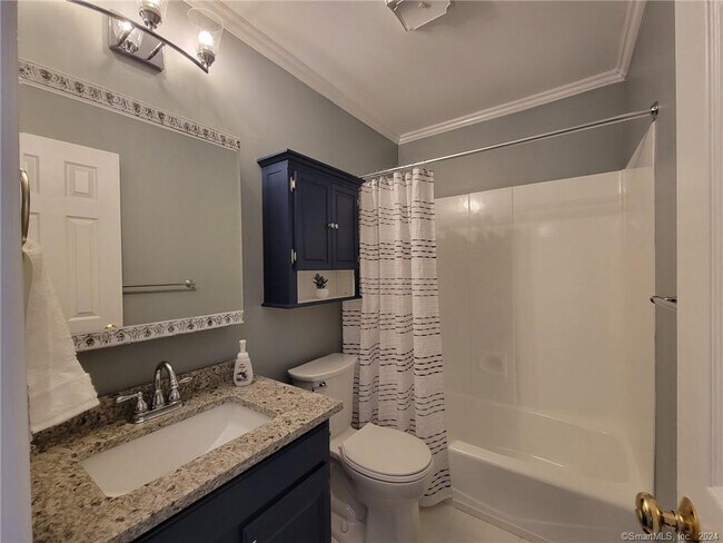 Building Photo - 22 Essex Ct