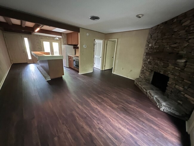 Building Photo - Hampton 1351-1353