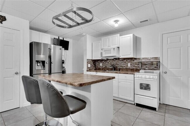 Building Photo - 3015 Spalding Ct