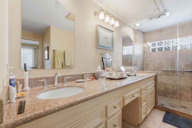 Building Photo - 10125 Valley Forge Dr