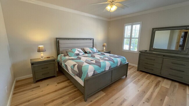 Building Photo - Furnished Short Term Rental