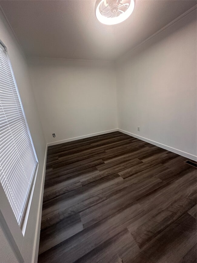 Building Photo - 14525 Oak Hill Ln