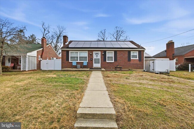 Building Photo - 1058 St Joseph St