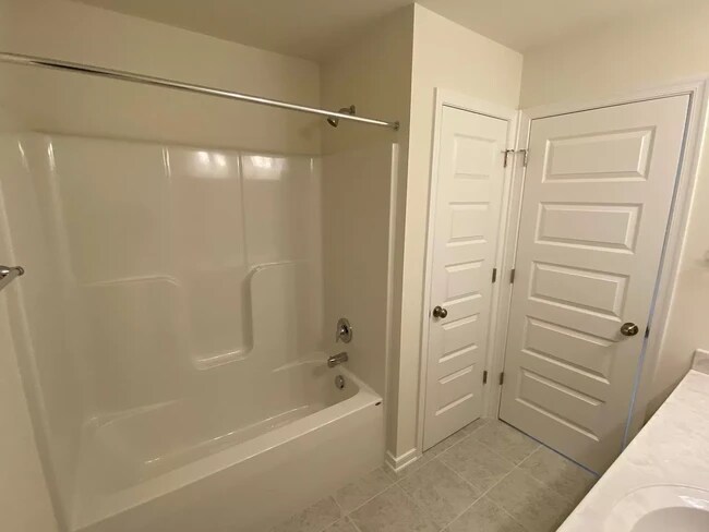 Building Photo - 12867 Deep Well Rd