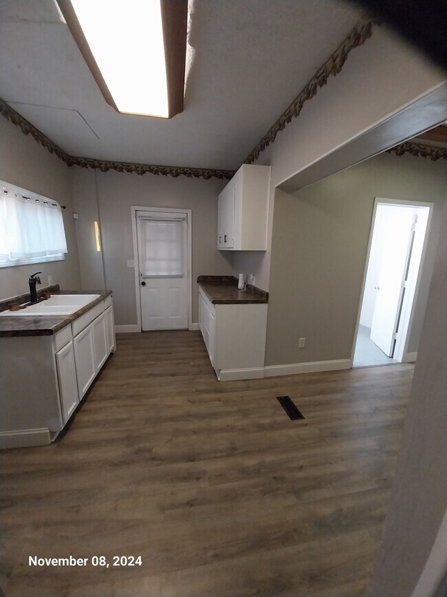 Downstairs kitchen - 111 South Liberty Avenue