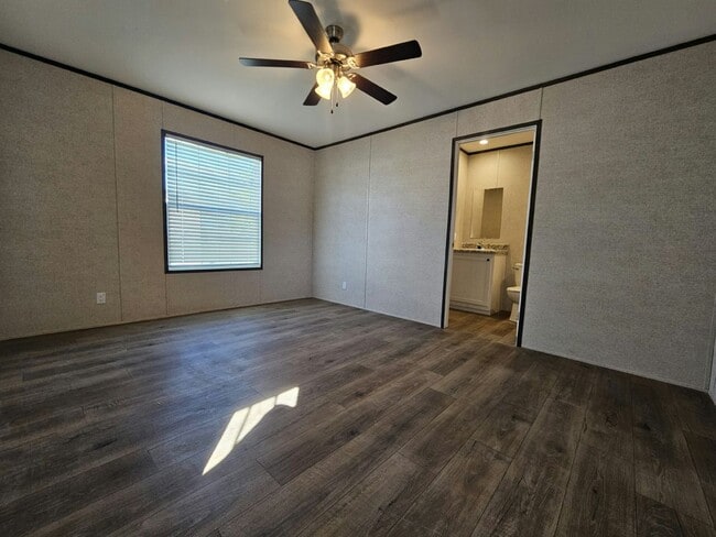 Building Photo - 1022 Myakka Dr