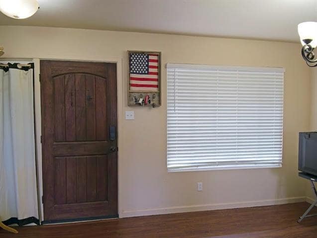 Building Photo - 428 Meadow Ln