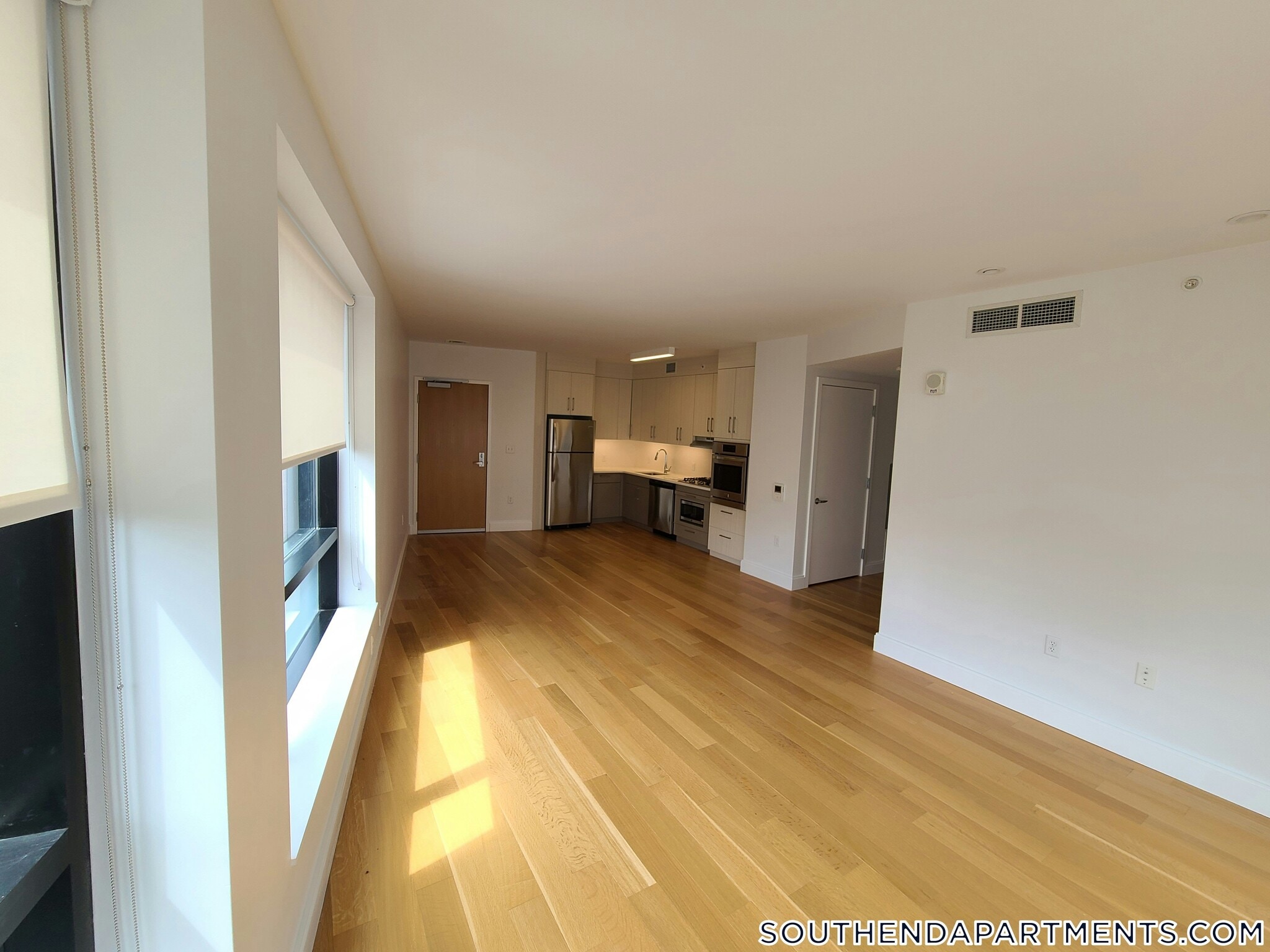 Building Photo - 150 Camden St