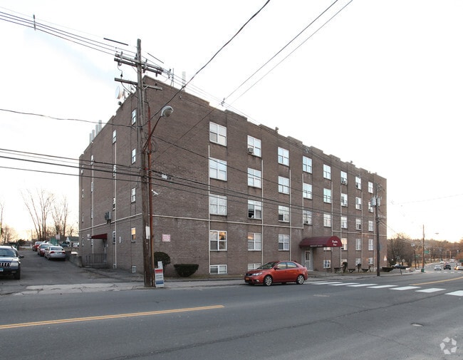 Hamilton Park Apartments 1660 E Main St Waterbury CT 06705