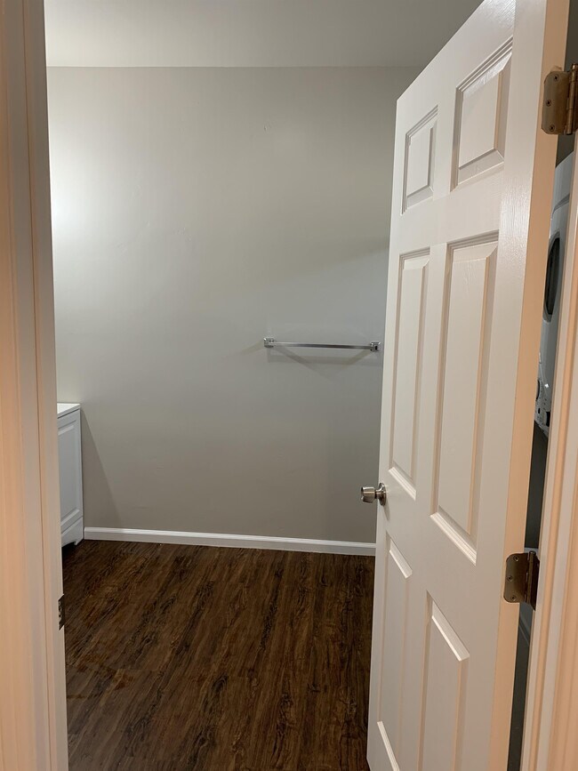 Building Photo - 13076 Ridge Rd