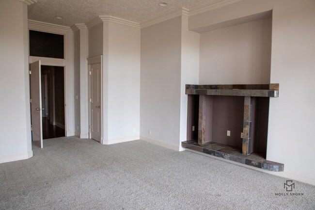 Building Photo - 20375 NE Lakeside Dr