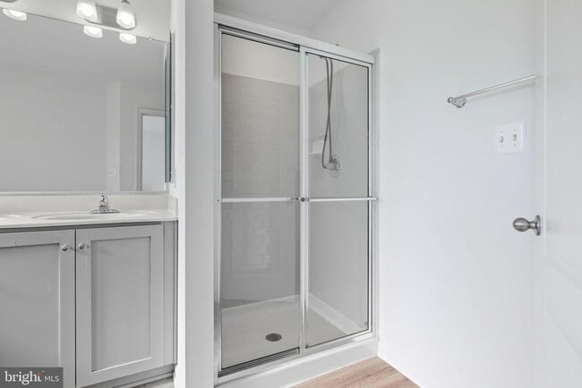 Building Photo - 38 Kirby Ct