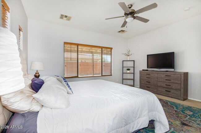 Building Photo - 939 E Sourwood Dr