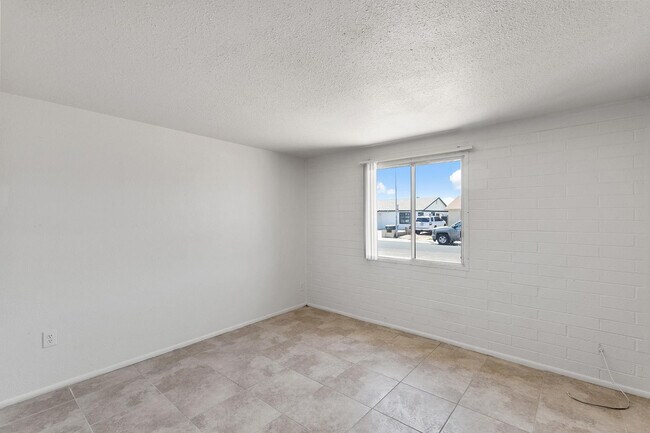 Building Photo - 7422 W Turney Ave