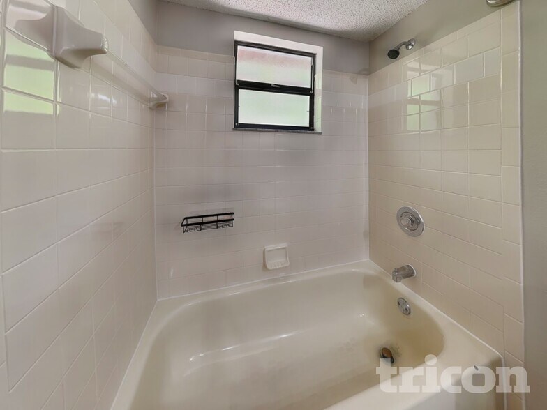 Building Photo - 488 Northview St