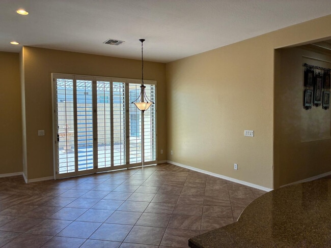 Building Photo - 20973 W Cora Vista