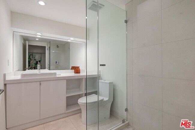 Building Photo - 7586 Woodrow Wilson Dr