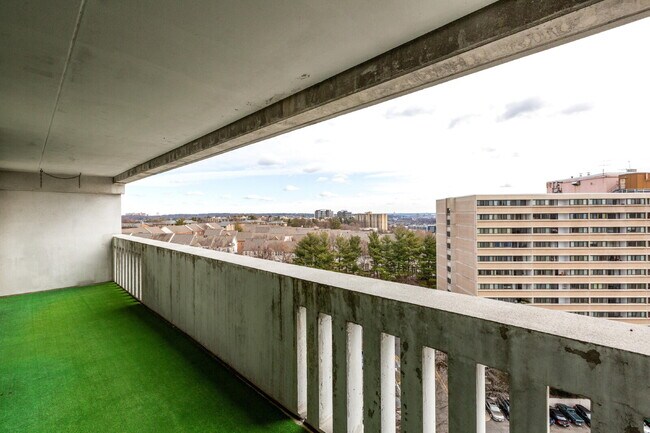 Building Photo - Amazing Opportunity to Rent this well Main...