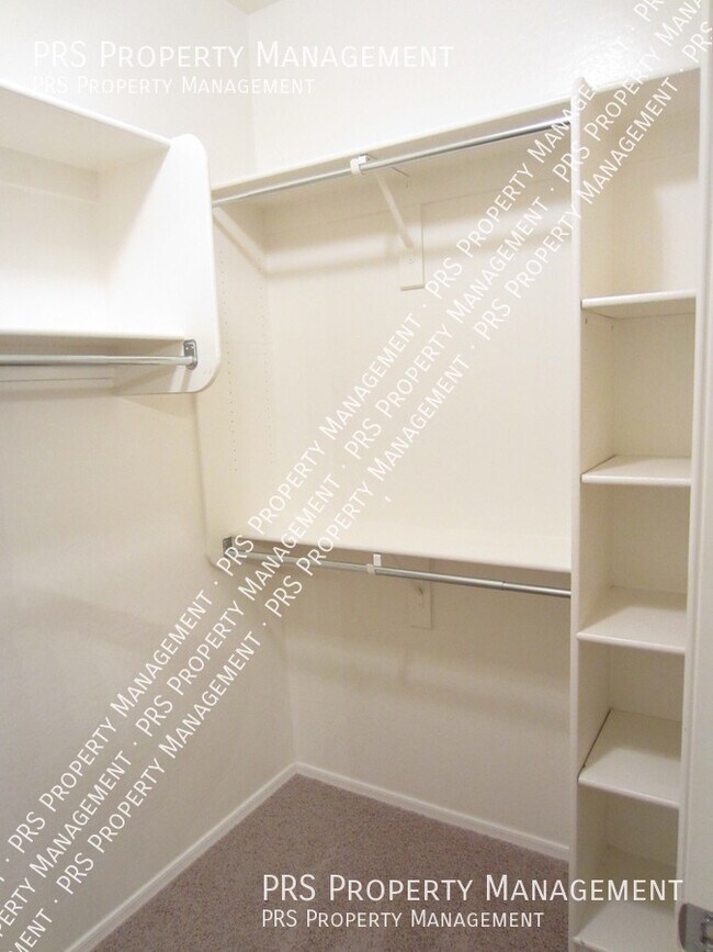 Building Photo - 4221 E Crest Ct