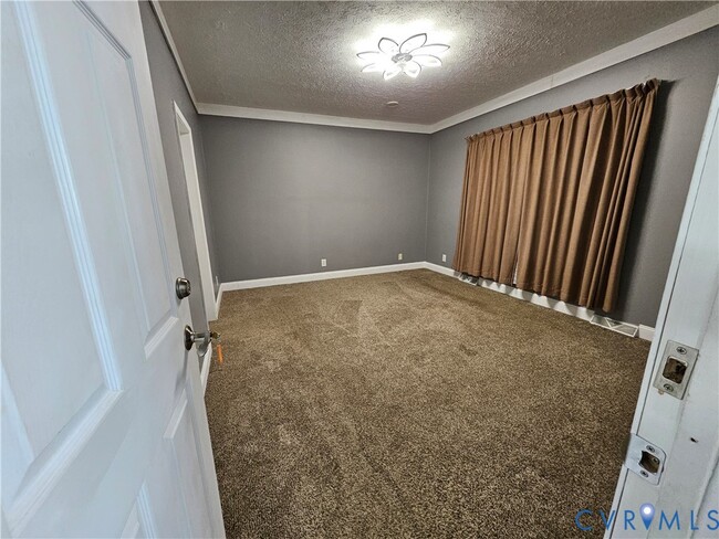 Building Photo - 5195 Lennie Rd