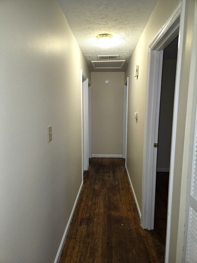 Building Photo - Ranch in Green Acres. All-electric. Storage Shed. 251215