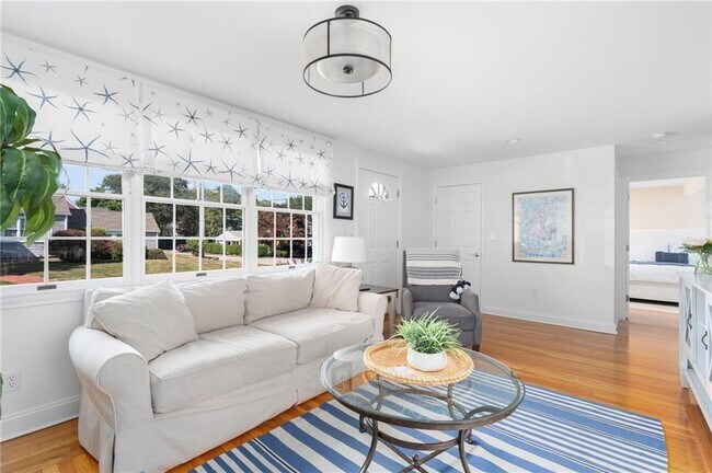 Building Photo - 73 Merton Rd