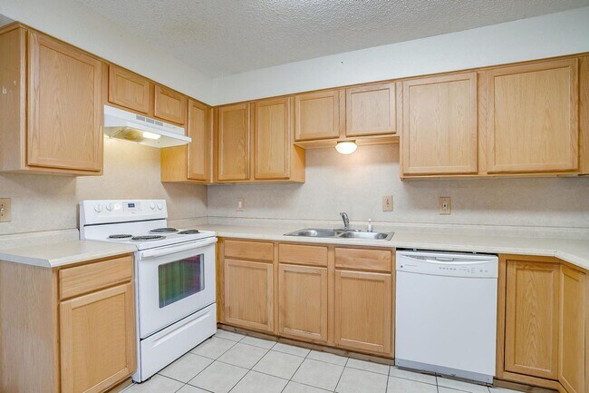 Building Photo - One Side of Very Nice Duplex West Granbury- 2 Bed, 2 Bath- 76049