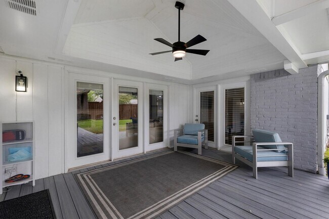 Building Photo - 7830 La Sobrina Dr