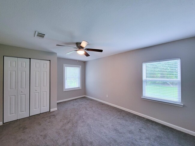 Building Photo - 5606 Willow Glen Dr