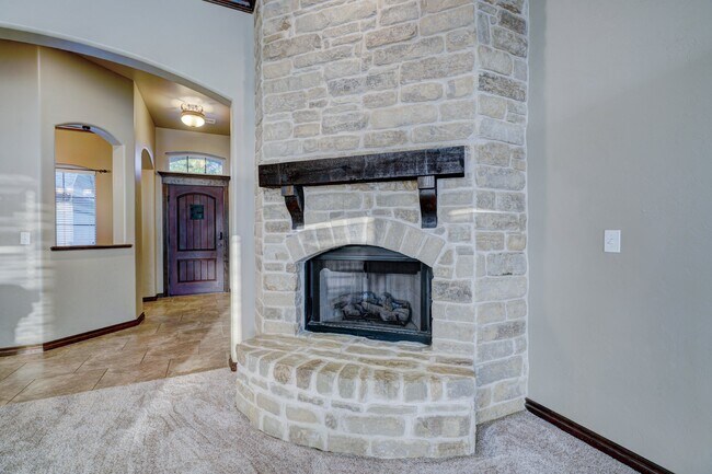 Building Photo - 812 Ryan Rd