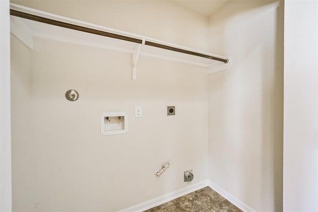 Building Photo - 3231 Thicket Path Way