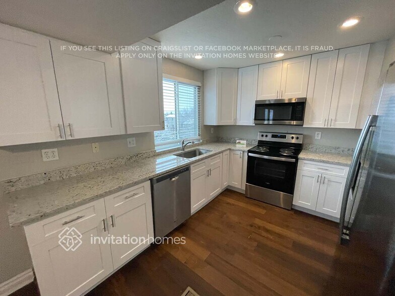 Building Photo - 4016 S Fundy Way