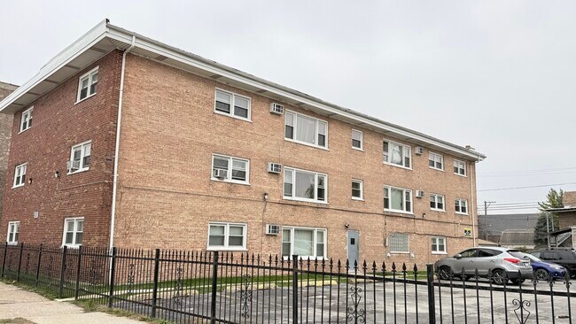 Building Photo - 9036 S Cottage Grove Ave