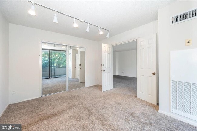 Building Photo - 5225 Pooks Hill Rd