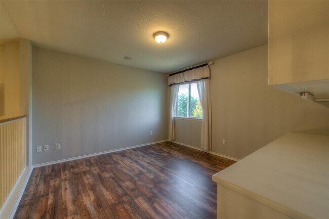 Building Photo - 13500 Dulles Ave