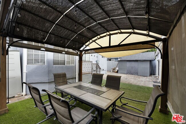 Building Photo - 7764 Fountain Ave