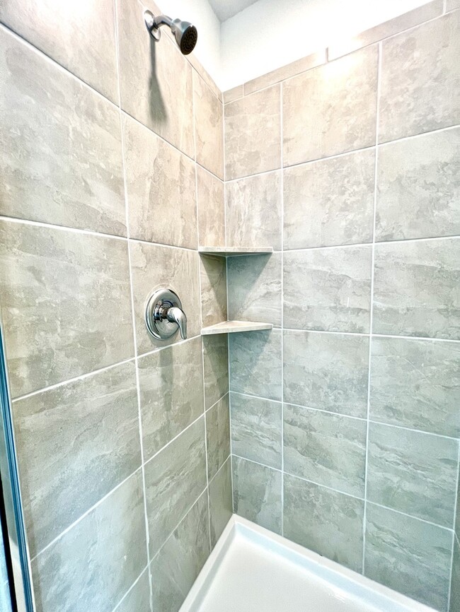 Building Photo - Beautiful 3 beds 2.5 baths in Lago Vista