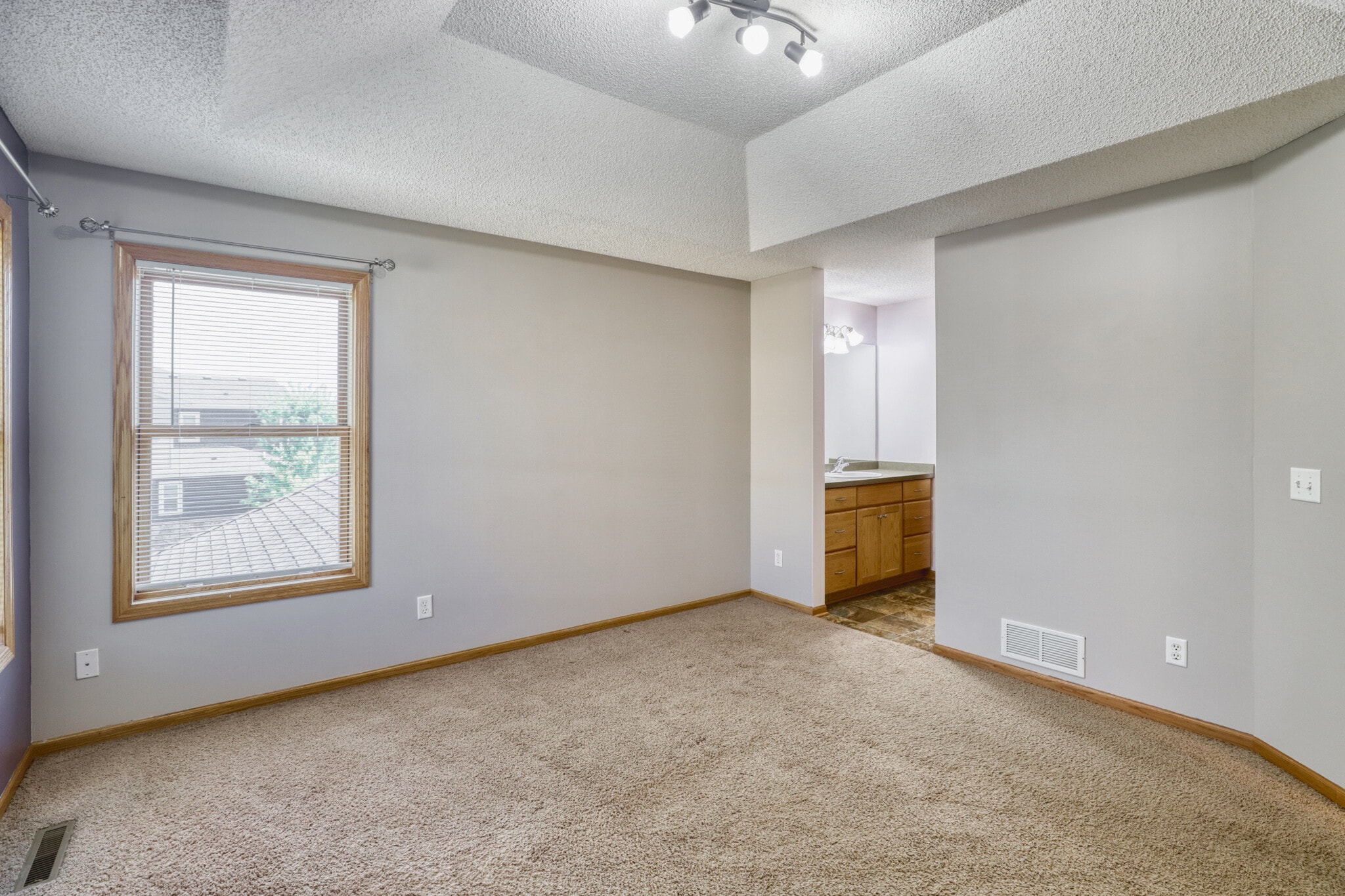 Building Photo - 14788 Willemite Way NW