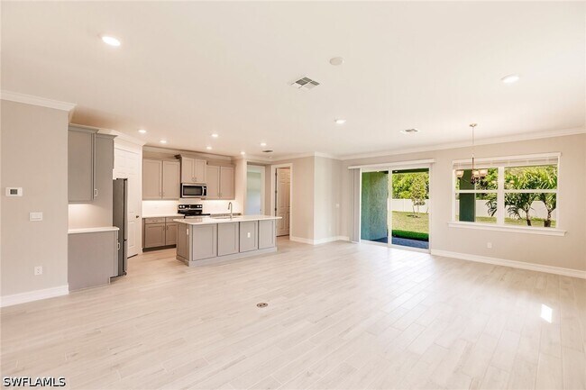 Building Photo - 536 Polihale Wy