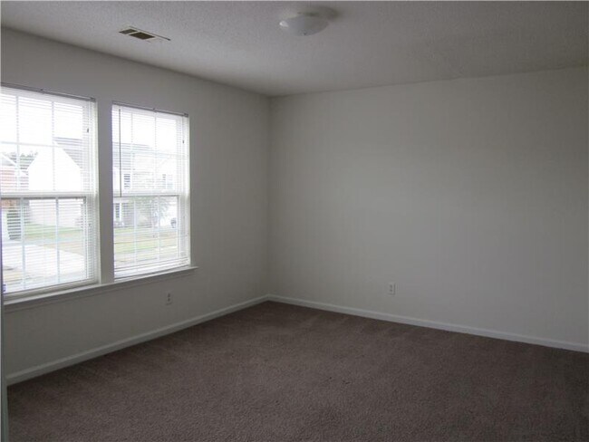 Building Photo - 24 Willow Lakes Dr