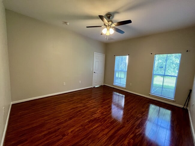 Building Photo - 8202 Downpatrick Ct