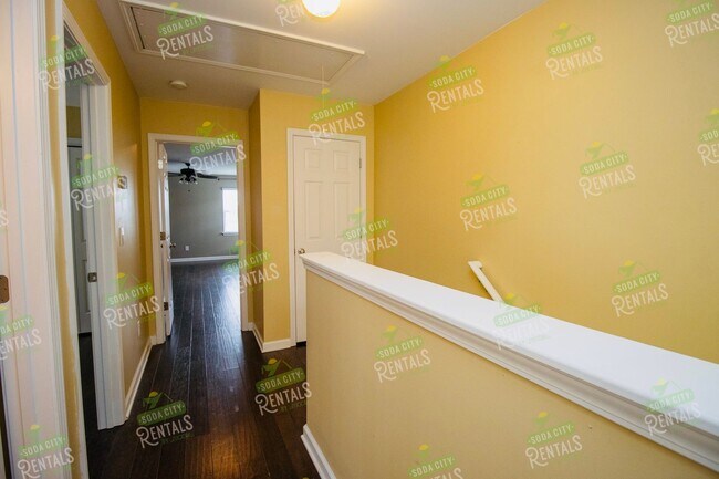 Building Photo - Prelease for June 15th, 2026- 3 Bedroom, 2...