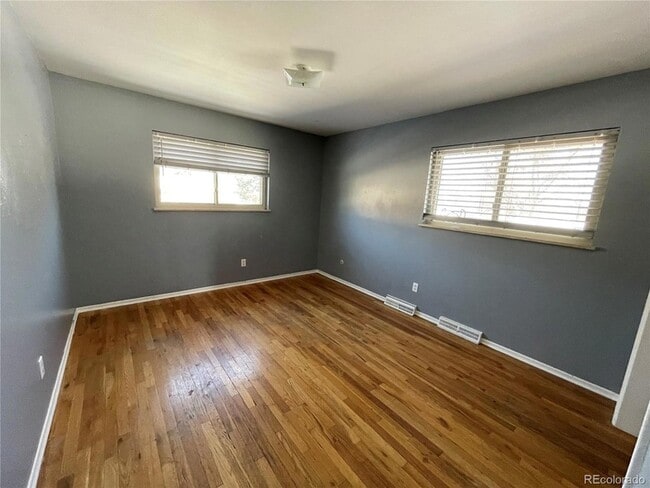 Building Photo - 2833 S Depew St