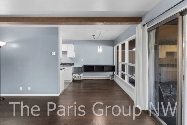 Building Photo - 942 100th Ave NE
