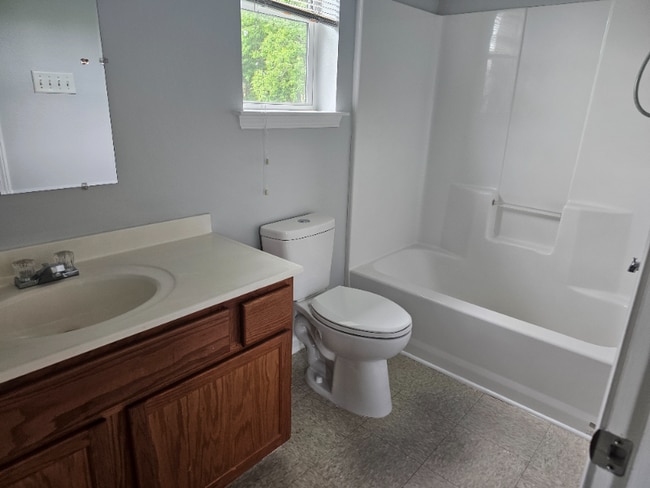 Building Photo - 4416 Rhodes Dr