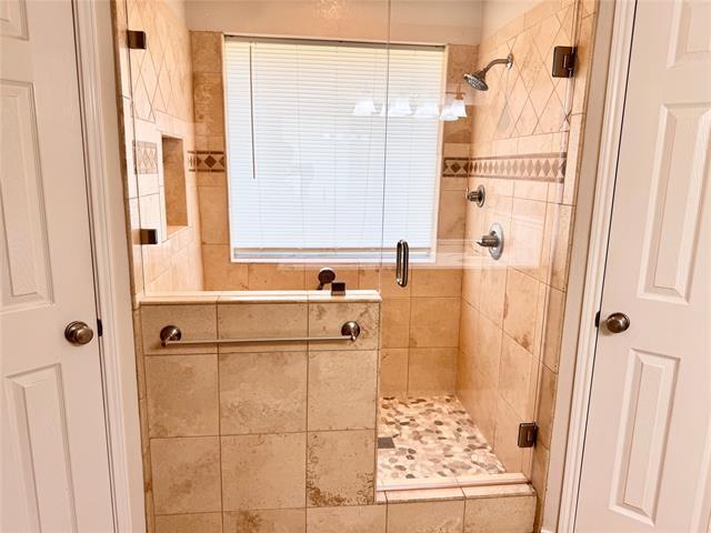 Building Photo - 716 Park Ridge Dr