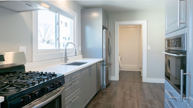 Building Photo - 268 Brown St